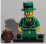 col06-9 - Leprechaun, Series 6 (Complete Set with Stand and Accessories)