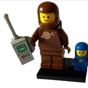 col24-3 - Brown Astronaut and Spacebaby, Series 24 (Complete Set with Stand and Accessories)