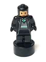 90398pb036 - Slytherin Student Statuette / Trophy #1, Nougat Face
