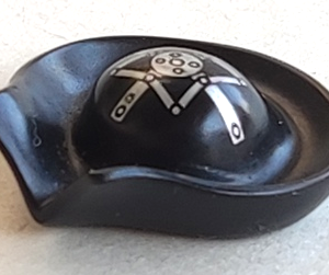 95222pb01 - Minifigure, Headgear Hat, Pirate Circular with Fold in Brim and Silver Pattern